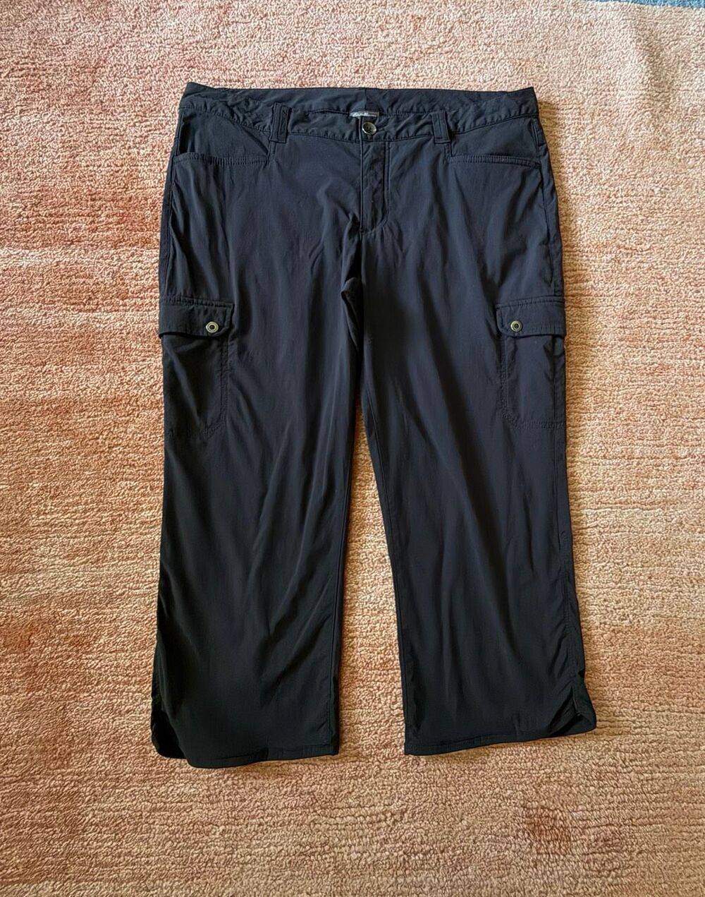 Eddie Bauer Women’s Size 12 Dark Gray Stretch Cargo Capri Pants